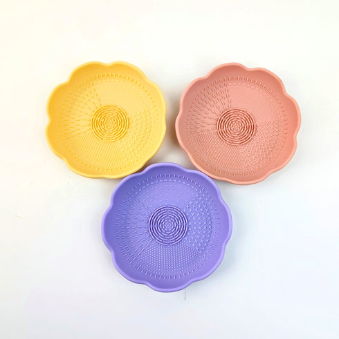 Flower-Shaped Silicone Scrubber Pads – Multi-Texture Cleaning Mats for Dishes, Makeup Brushes & More