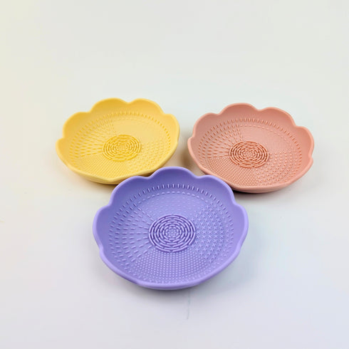 Flower-Shaped Silicone Scrubber Pads – Multi-Texture Cleaning Mats for Dishes, Makeup Brushes & More