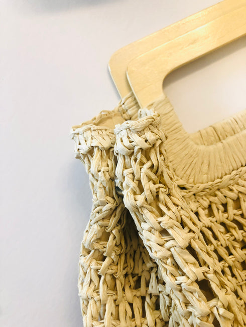handmade woven straw tote with wooden handles | o'ahu wholesale