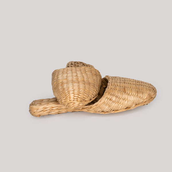woven natural straw slippers