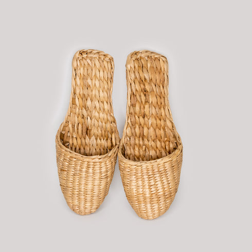 woven natural straw slippers